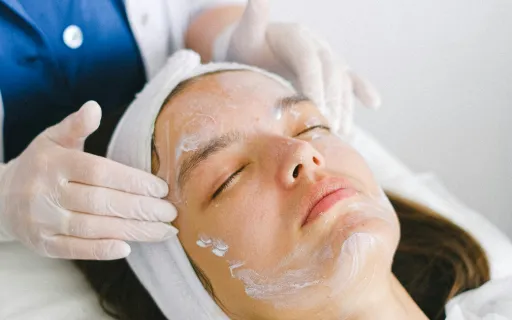 Hogyan segítenek a modern bőrfiatalító kezelések?